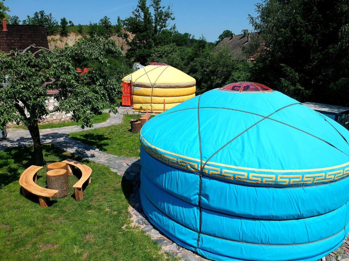 Caloroczne Jurty Mongolskie - "Domy Slonca" Kłodzko Exterior foto